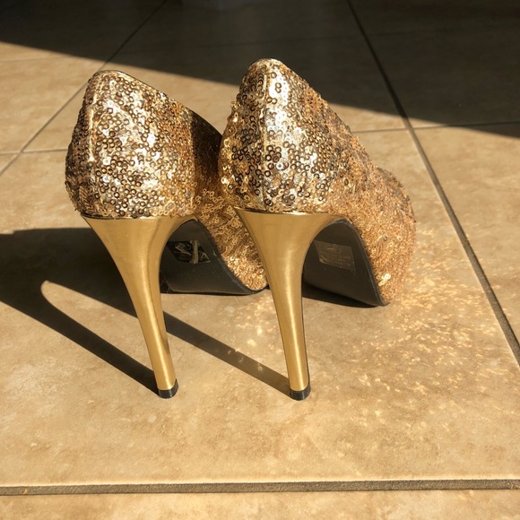 GLITTER Platform Heels. Size 7. Like New. - Picture 2 of 7